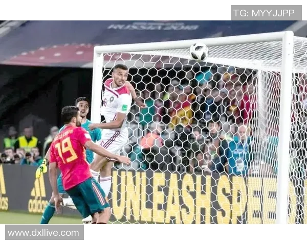 足球界十大球星崛起之路与传奇时刻回顾