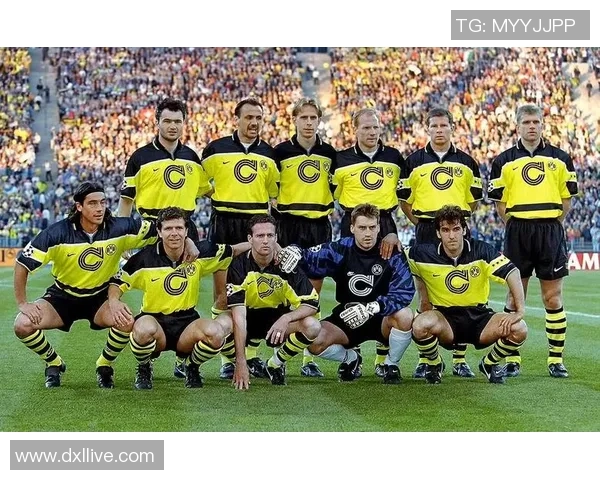 十三号球星在世界足球舞台上的传奇故事与辉煌成就