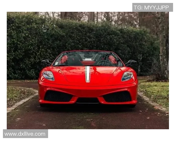 法拉利速度般的足球球星成长传奇与激情竞技故事